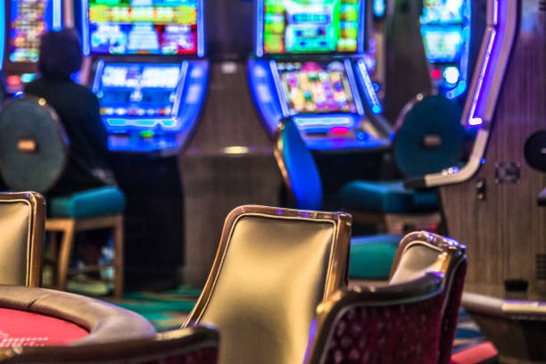 Live-dealer HD table feed displayed on mobile device screen